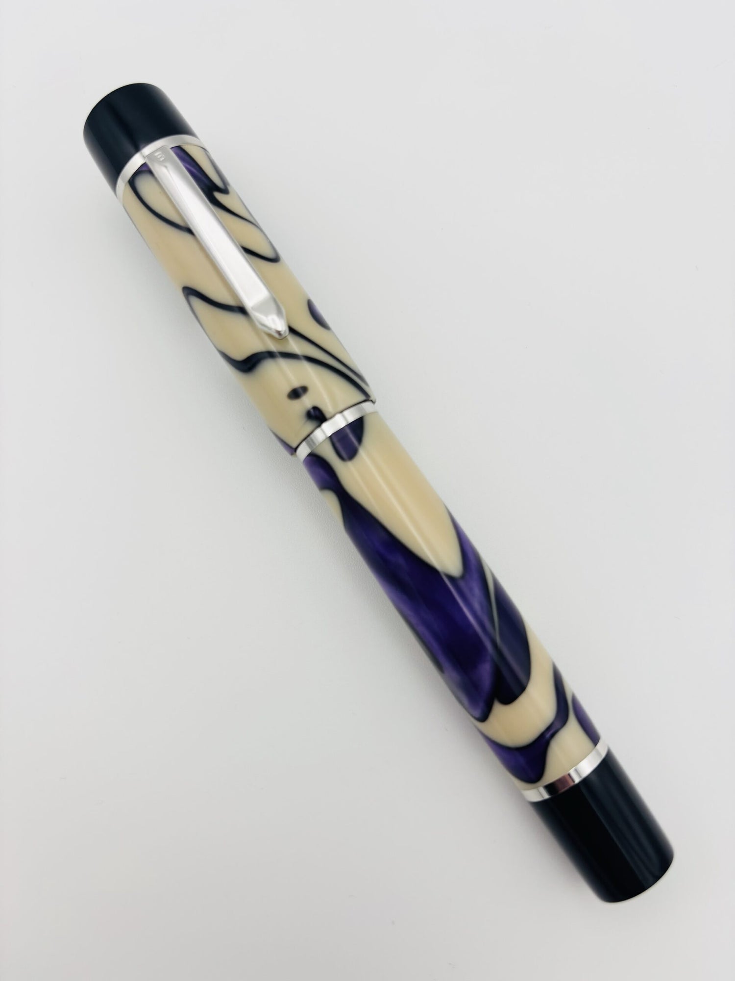 Bexley Classic Purple and Cream - Medium Steel Nib