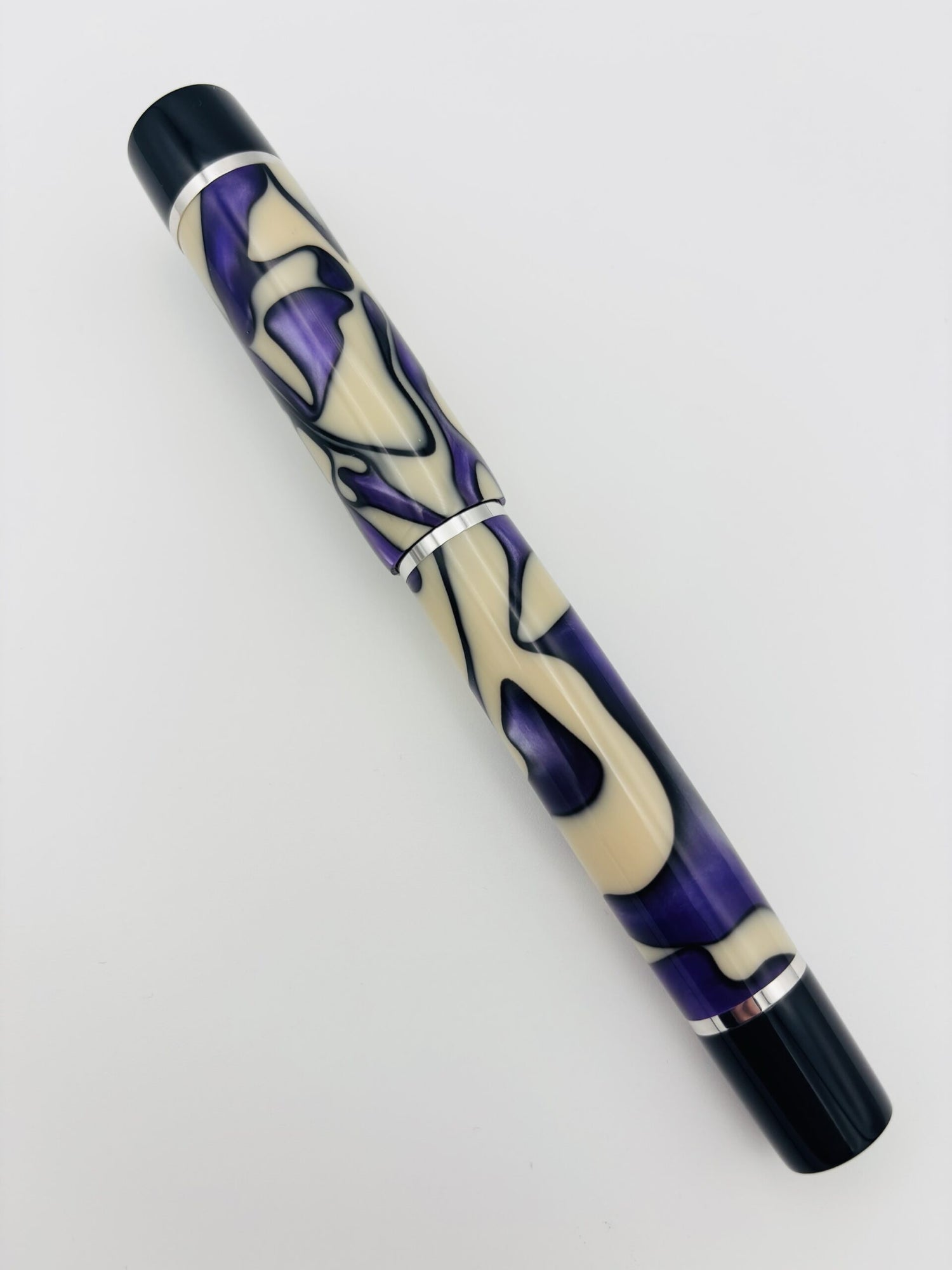 Bexley Classic Purple and Cream - Medium Steel Nib