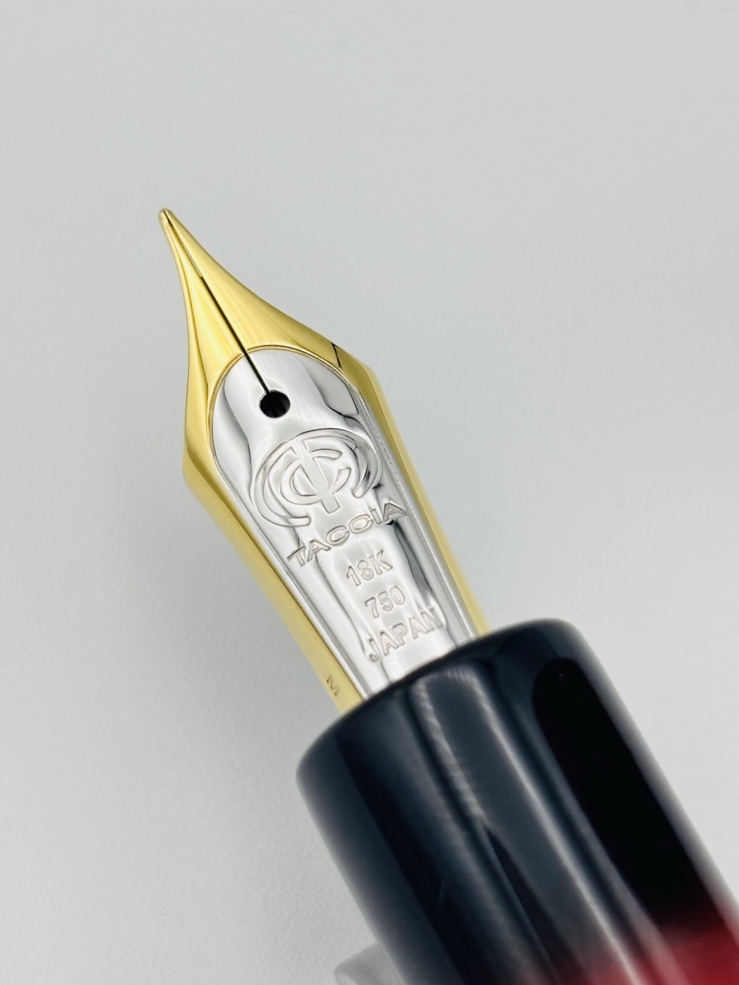 Taccia Miyabi Earth Bokashi Lava LE 28/100 - 18k Medium Nib