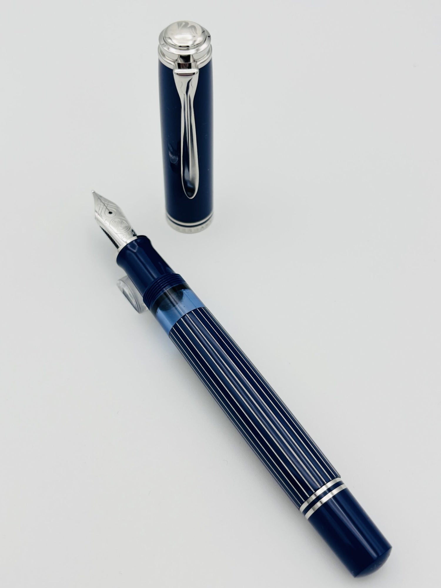 Pelikan M815 Metal Stripped Blue - 18C Fine Nib