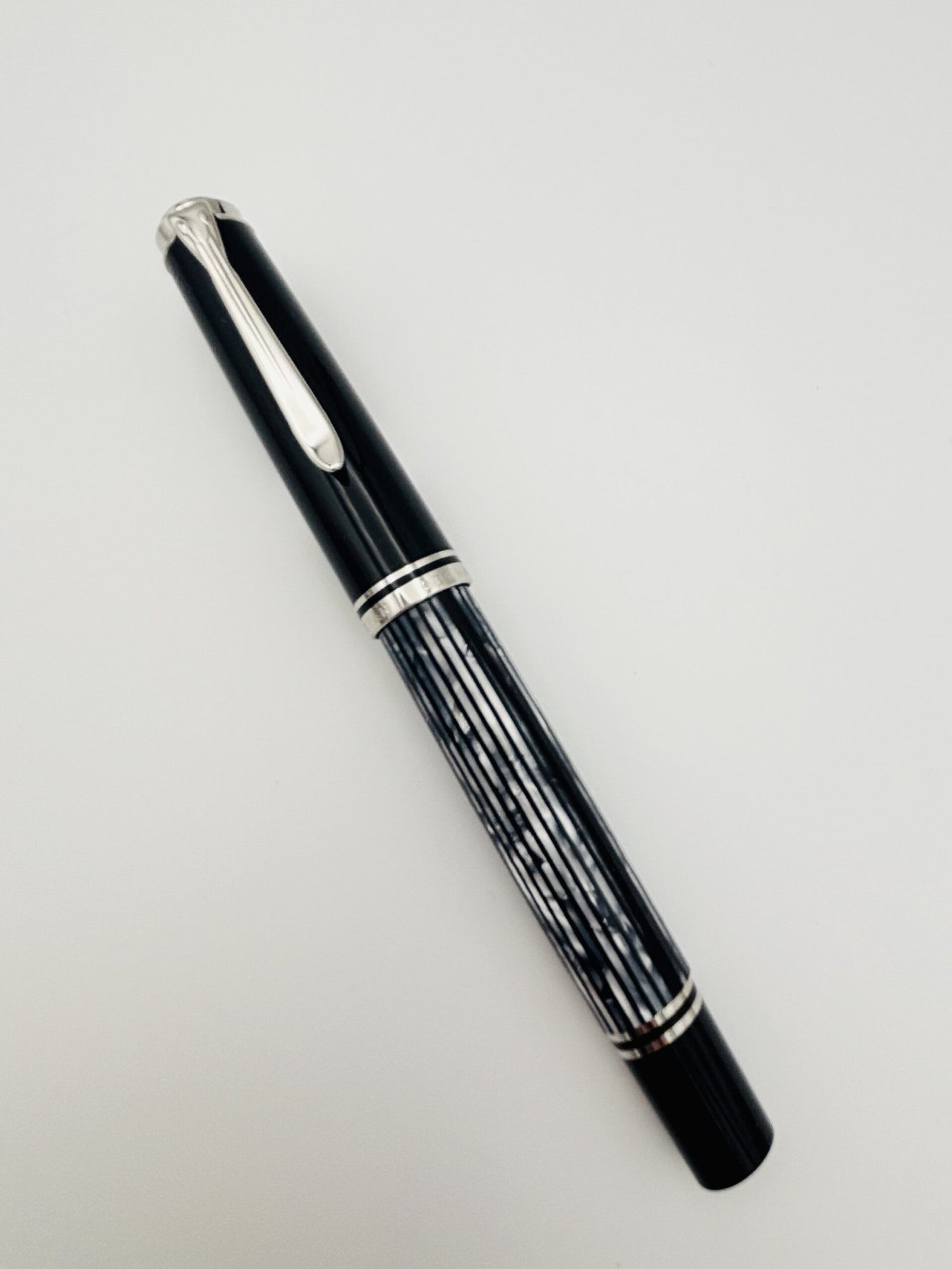 Pelikan M605 Tortoiseshell Black - 14C Fine Nib
