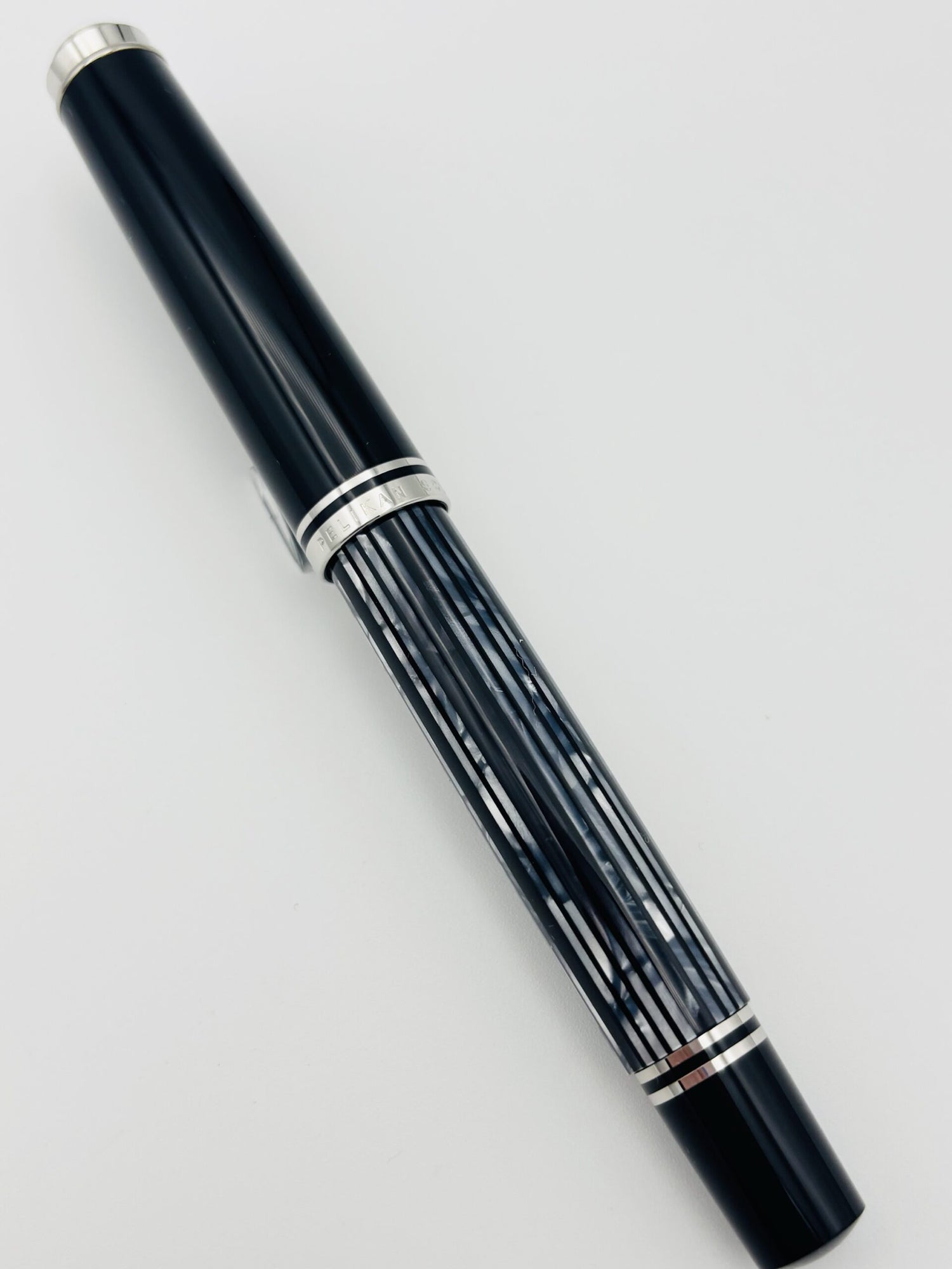 Pelikan M605 Tortoiseshell Black - 14C Fine Nib